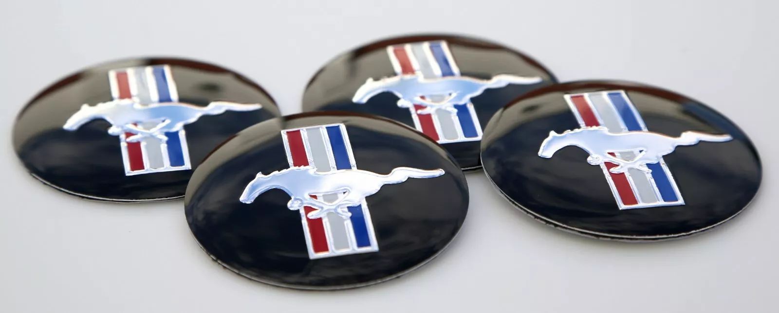 4Pcs Wheel Center Hub Cap Sticker Decal 2.20" For Ford Mustang Imagen principal del producto